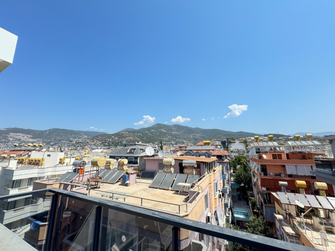 Spacious 4+1 penthouse in a brand-new building  just 50 meters from the sandy beach in the prestigious Oba area