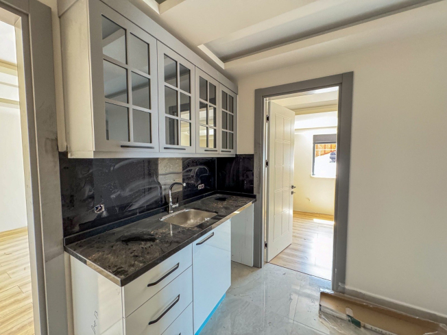 Spacious 4+1 penthouse in a brand-new building  just 50 meters from the sandy beach in the prestigious Oba area