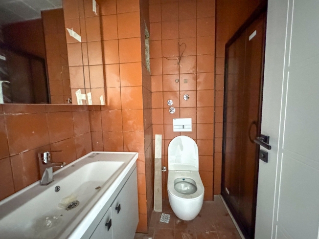 Spacious 4+1 penthouse in a brand-new building  just 50 meters from the sandy beach in the prestigious Oba area