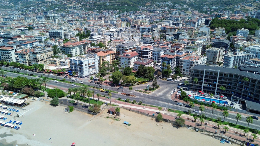 Spacious 4+1 penthouse in a brand-new building  just 50 meters from the sandy beach in the prestigious Oba area