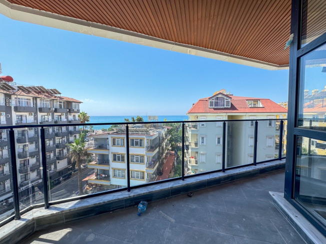 Spacious 4+1 penthouse in a brand-new building  just 50 meters from the sandy beach in the prestigious Oba area