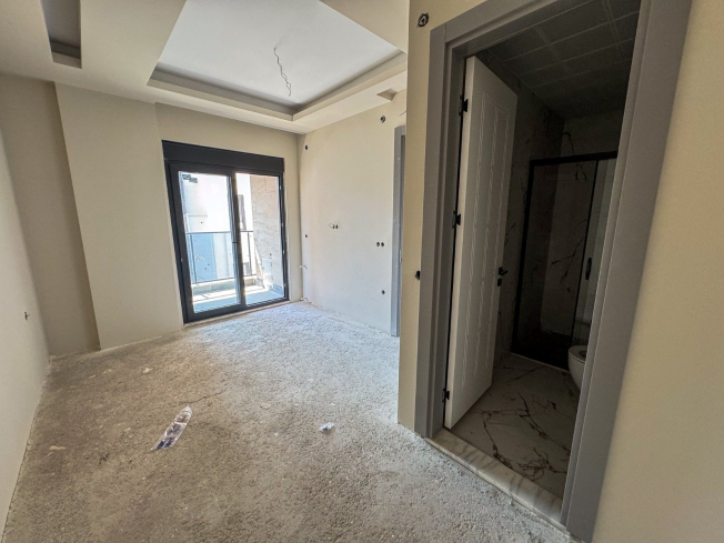Spacious 4+1 penthouse in a brand-new building  just 50 meters from the sandy beach in the prestigious Oba area