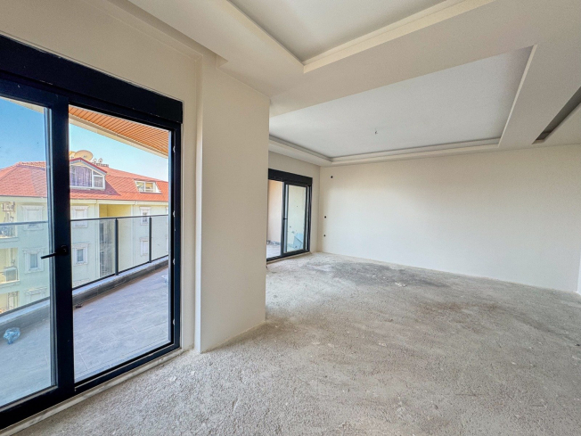 Spacious 4+1 penthouse in a brand-new building  just 50 meters from the sandy beach in the prestigious Oba area