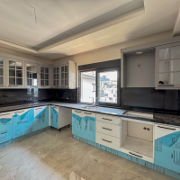 Spacious 4+1 penthouse in a brand-new building  just 50 meters from the sandy beach in the prestigious Oba area