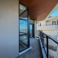Spacious 4+1 penthouse in a brand-new building  just 50 meters from the sandy beach in the prestigious Oba area