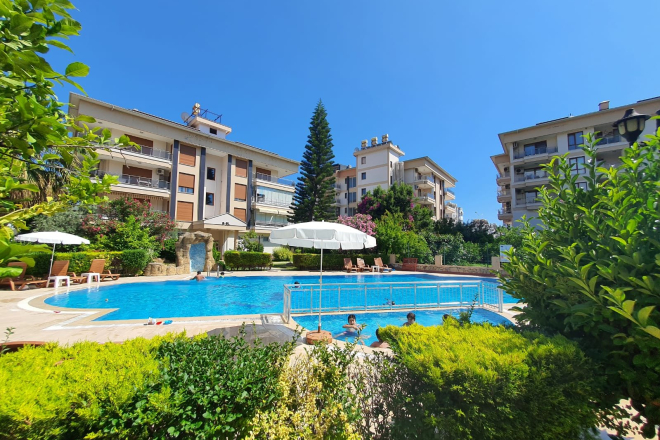 Spacious 4+1 Apartment in Central Oba with Mountain View, Citizenship Eligible