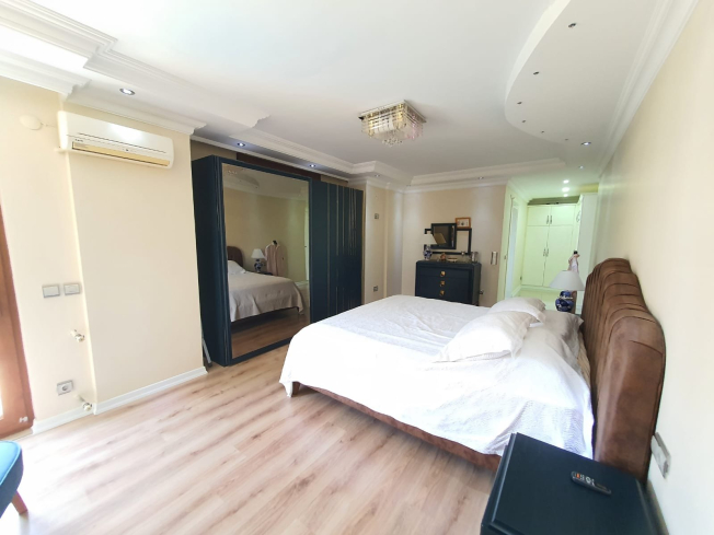 Spacious 300 m² Furnished Apartment with Pool & Garden in the Heart of Oba
