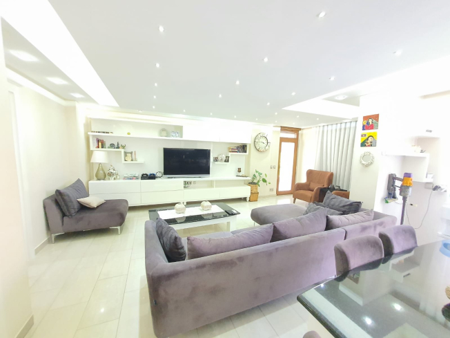 Spacious 300 m² Furnished Apartment with Pool & Garden in the Heart of Oba
