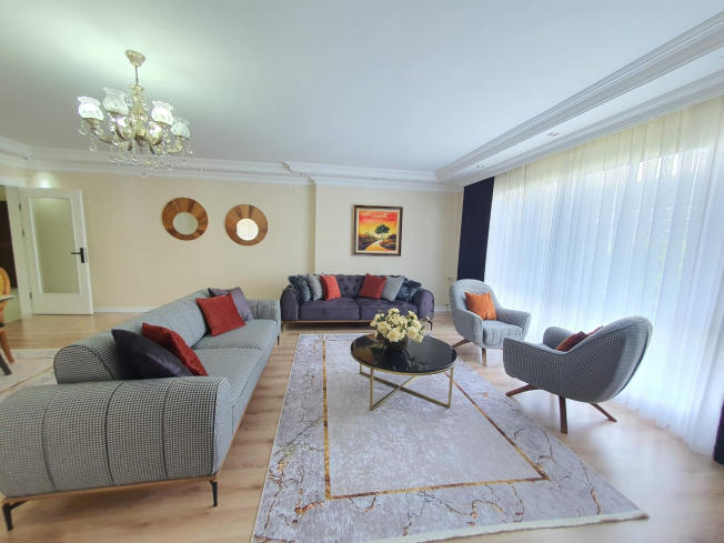 Spacious 300 m² Furnished Apartment with Pool & Garden in the Heart of Oba