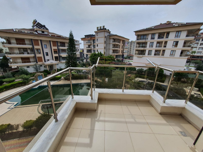 Spacious 300 m² Furnished Apartment with Pool & Garden in the Heart of Oba