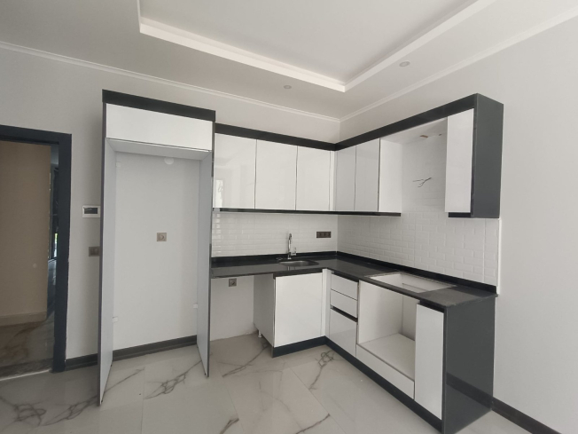 Brand-New Apartment with High-Quality Finishing and Rich Facilities at an Attractive Price!