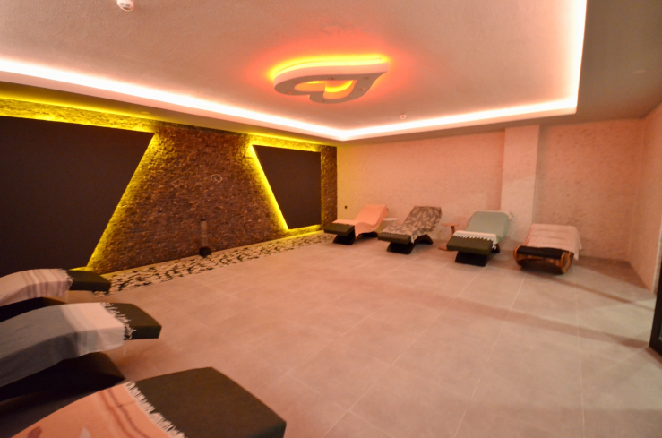 Penthouse for Perfect Summer Family Holidays — Beach & Aquapark on Site!