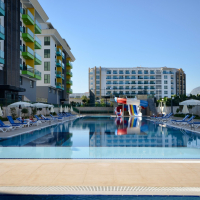 Penthouse for Perfect Summer Family Holidays — Beach & Aquapark on Site!