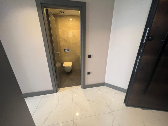 Stylish 1+1 Apartment with Castle and City View in the Heart of Alanya