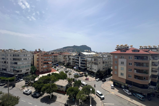 Stylish 1+1 Apartment with Castle and City View in the Heart of Alanya