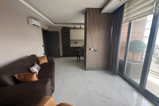Stylish 1+1 Apartment with Castle and City View in the Heart of Alanya