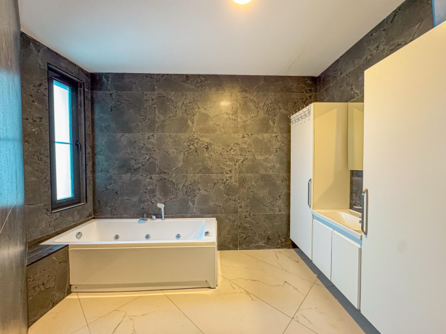 Spacious 2+1 Apartment Close to the Sea in Kargicak — Fully Furnished with Sea View!