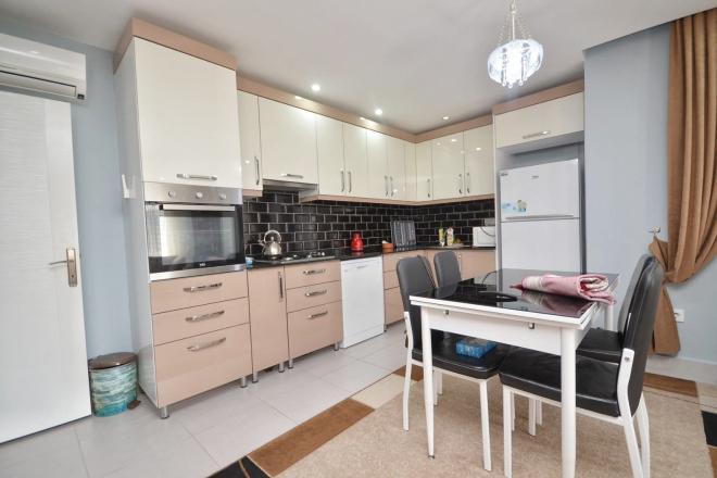 Spacious 2+1 Furnished Apartment with Pool in Mahmutlar