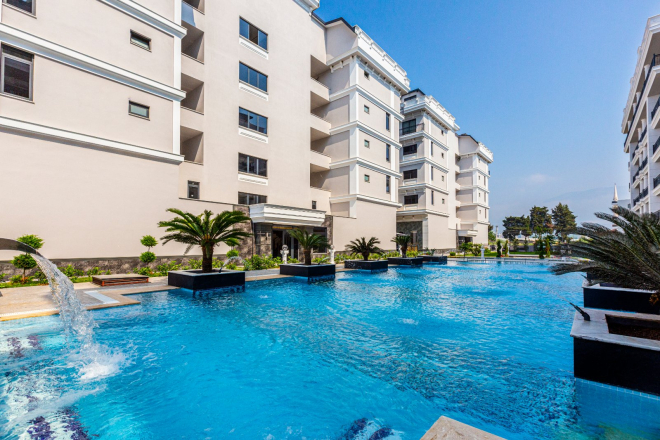 Luxury 3+1 Penthouse in Kargicak — 100 m to the sea, eligible for citizenship
