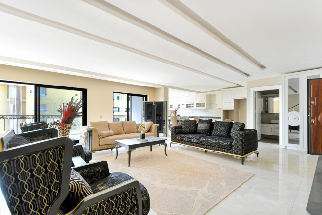 Luxury 3+1 Penthouse in Kargicak — 100 m to the sea, eligible for citizenship