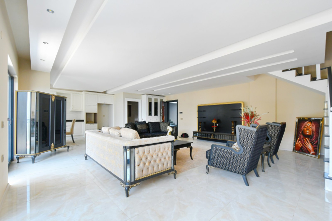 Luxury 3+1 Penthouse in Kargicak — 100 m to the sea, eligible for citizenship