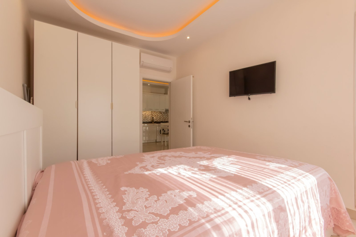 Cozy Furnished 1+1 Apartment in Mahmutlar with Mountain View and Full Facilities