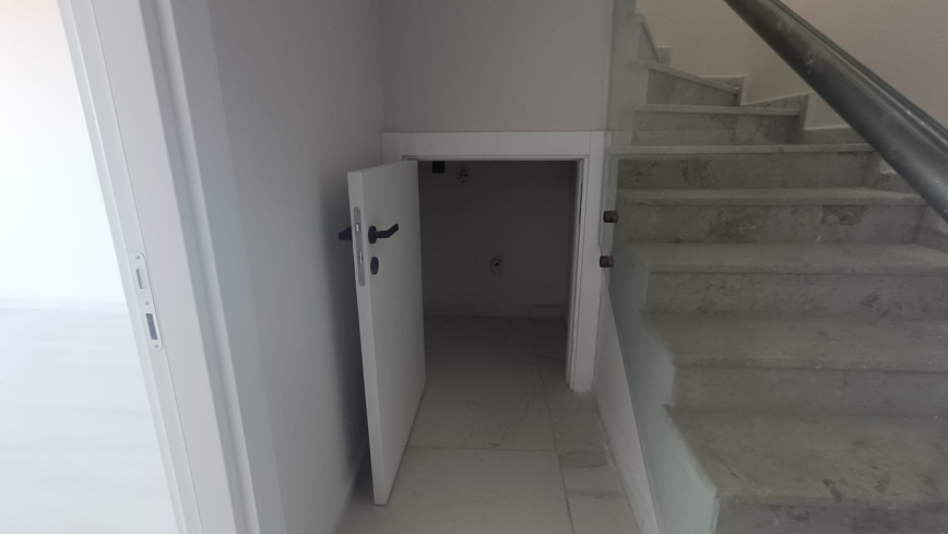 Modern 2+1 Penthouse with Sea and Castle View in Royal Towers, Cleopatra Beach