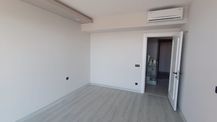 Modern 2+1 Penthouse with Sea and Castle View in Royal Towers, Cleopatra Beach