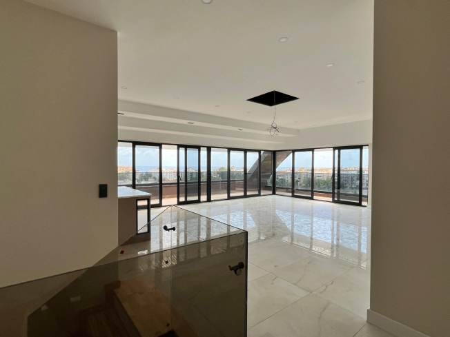 Premium 4+1 for citızenshiı,  near Cleopatra Beach — sea view, spacious living & strong investment potential