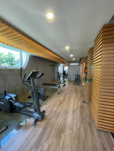 Fully furnished 1+1 in Alanya center — residence permit eligible, 600 m from the sea