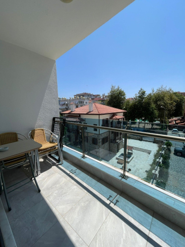 Fully furnished 1+1 in Alanya center — residence permit eligible, 600 m from the sea