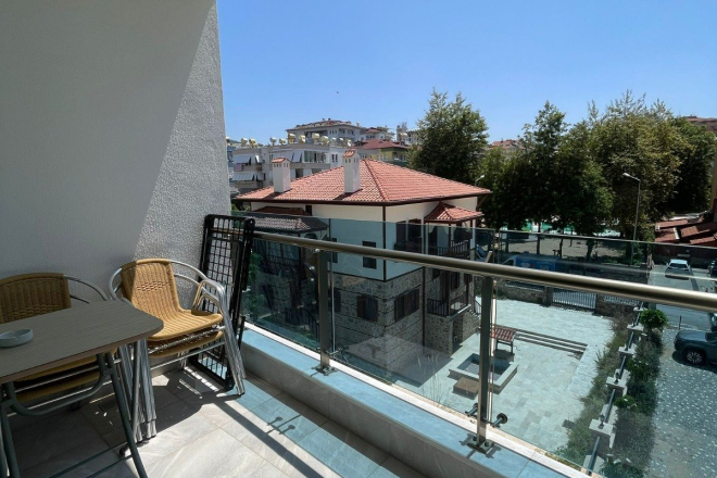 Fully furnished 1+1 in Alanya center — residence permit eligible, 600 m from the sea