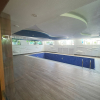 Fully furnished 1+1 in Alanya center — residence permit eligible, 600 m from the sea