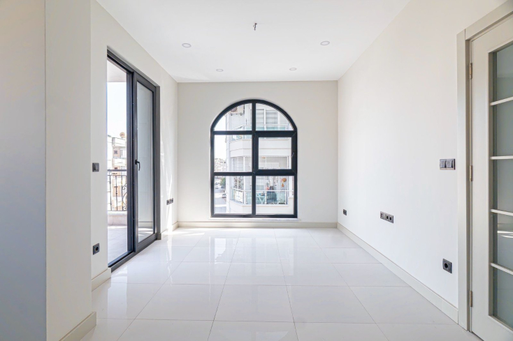 Modern 1+1 near Cleopatra Beach — new build with pool
