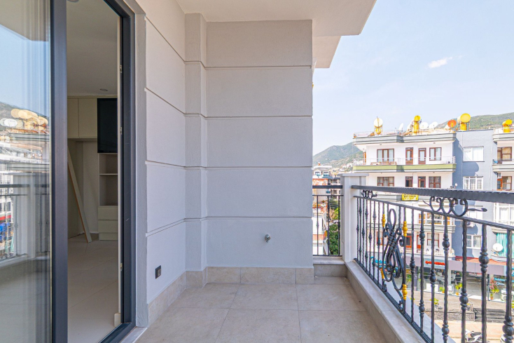 Modern 1+1 near Cleopatra Beach — new build with pool