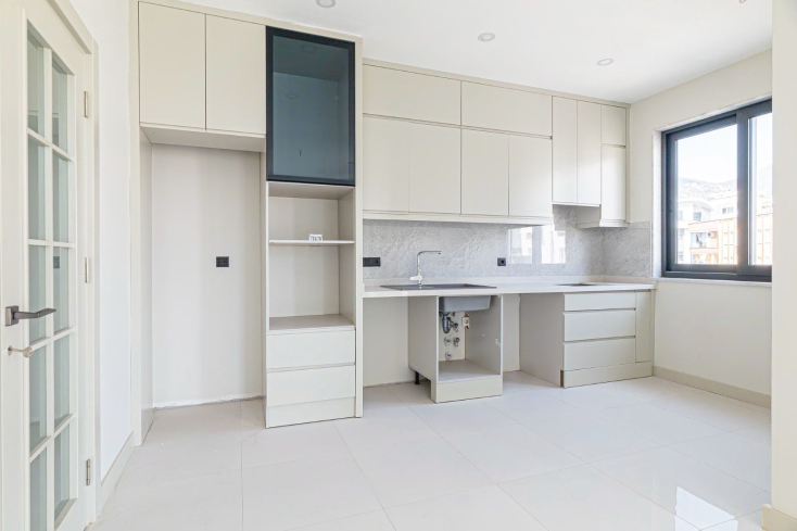 Modern 1+1 near Cleopatra Beach — new build with pool