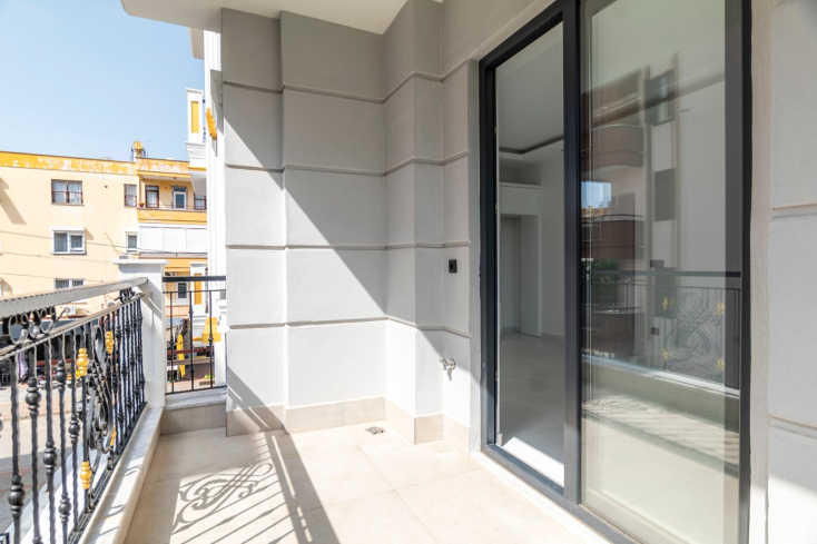 Modern 1+1 near Cleopatra Beach — new build with pool