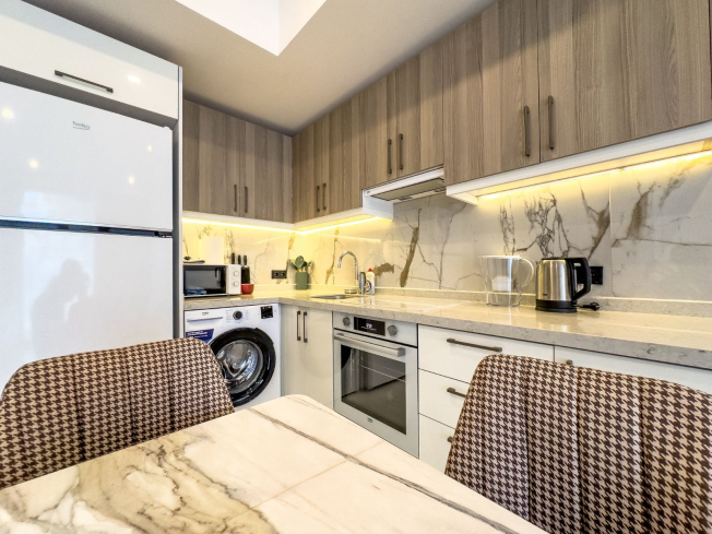 Modern furnished 1+1 apartment in the Cleopatra area — ideal for living & rental