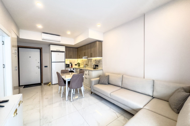 Modern furnished 1+1 apartment in the Cleopatra area — ideal for living & rental