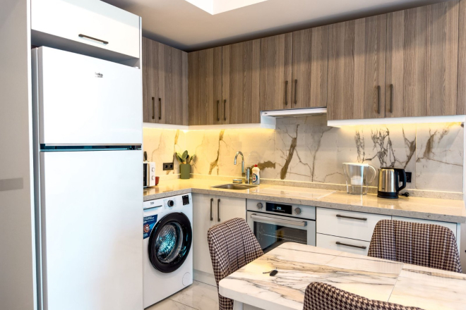 Modern furnished 1+1 apartment in the Cleopatra area — ideal for living & rental