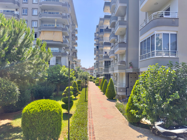 Bright and Spacious 2+1 Apartment in Tosmur Just 500 m from the Sea