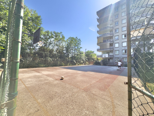 Bright and Spacious 2+1 Apartment in Tosmur Just 500 m from the Sea