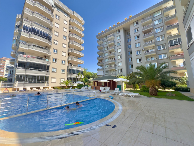 Bright and Spacious 2+1 Apartment in Tosmur Just 500 m from the Sea