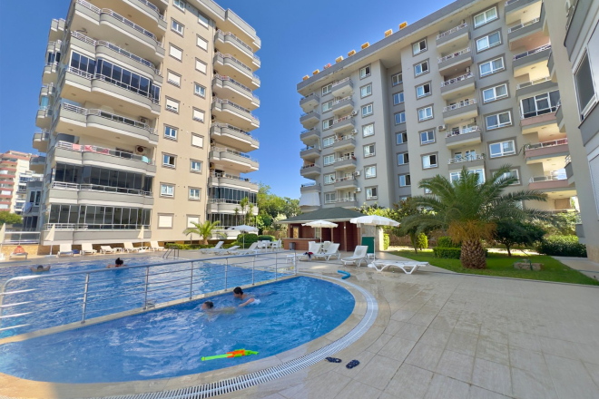 Bright and Spacious 2+1 Apartment in Tosmur Just 500 m from the Sea