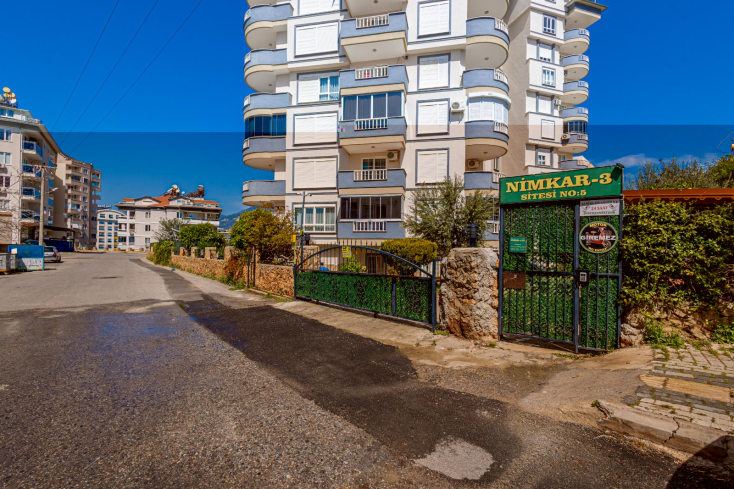 Modern 2+1 Apartment with Designer Interior, 800 m from the Sea in Tosmur