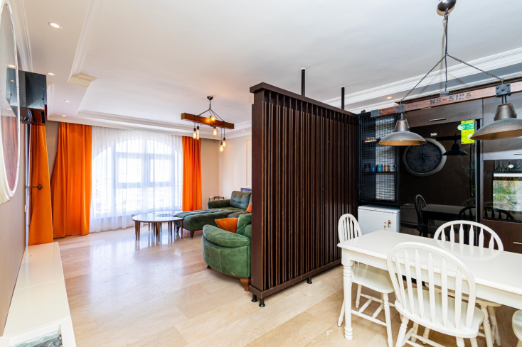 Modern 2+1 Apartment with Designer Interior, 800 m from the Sea in Tosmur