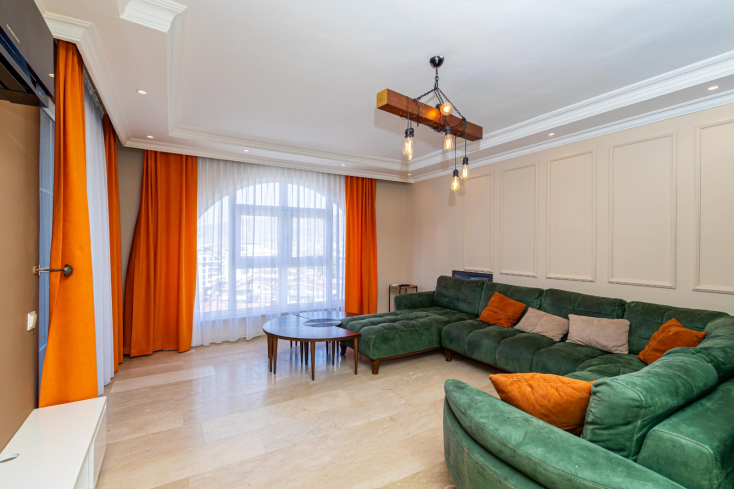 Modern 2+1 Apartment with Designer Interior, 800 m from the Sea in Tosmur