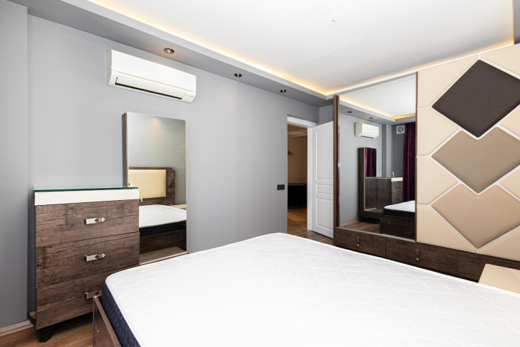 Modern 2+1 Apartment with Designer Interior, 800 m from the Sea in Tosmur