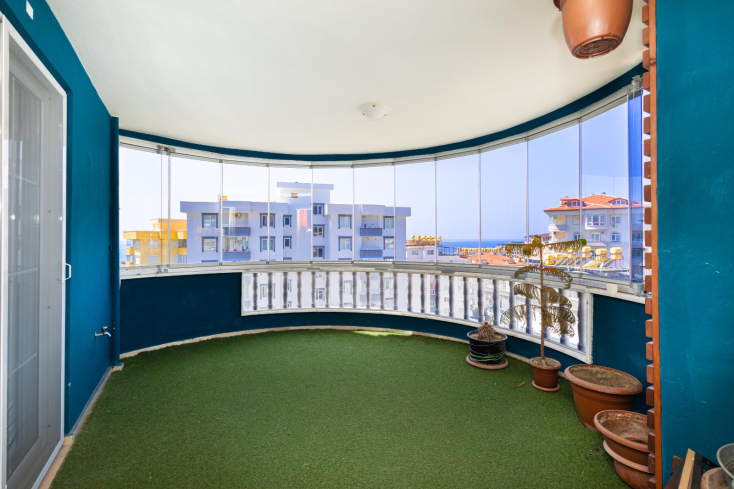 Modern 2+1 Apartment with Designer Interior, 800 m from the Sea in Tosmur