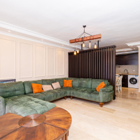 Modern 2+1 Apartment with Designer Interior, 800 m from the Sea in Tosmur